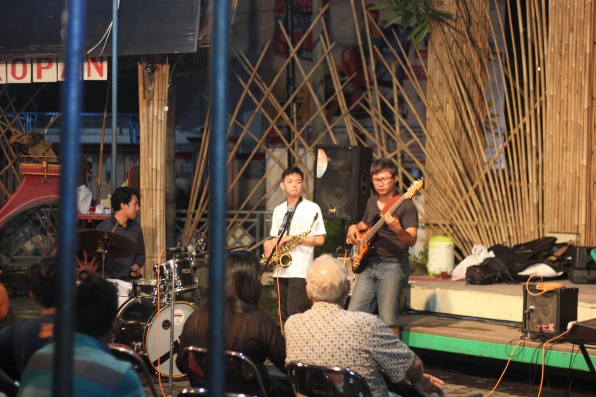 Jazz Merupakan Media Pertemanan bagi Komunitas Jazz Mben Senen